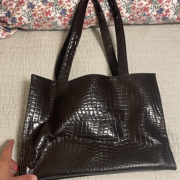 Brown crocodile print purse; no brand - Picture 4 of 7